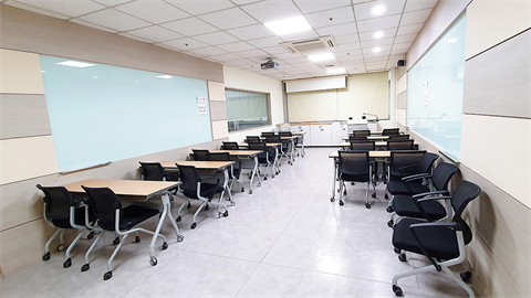 Debriefing Room I , II, III